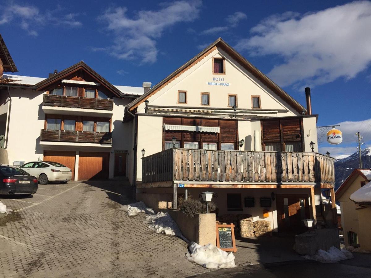 Hotel Reich-Praez Domat Bagian luar foto